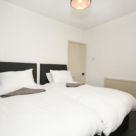 Cottage Style 3 Bedroom House - Close To City Centre & The Peaks Честърфилд Екстериор снимка