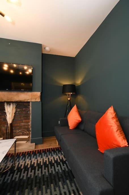 Cottage Style 3 Bedroom House - Close To City Centre & The Peaks Честърфилд Екстериор снимка