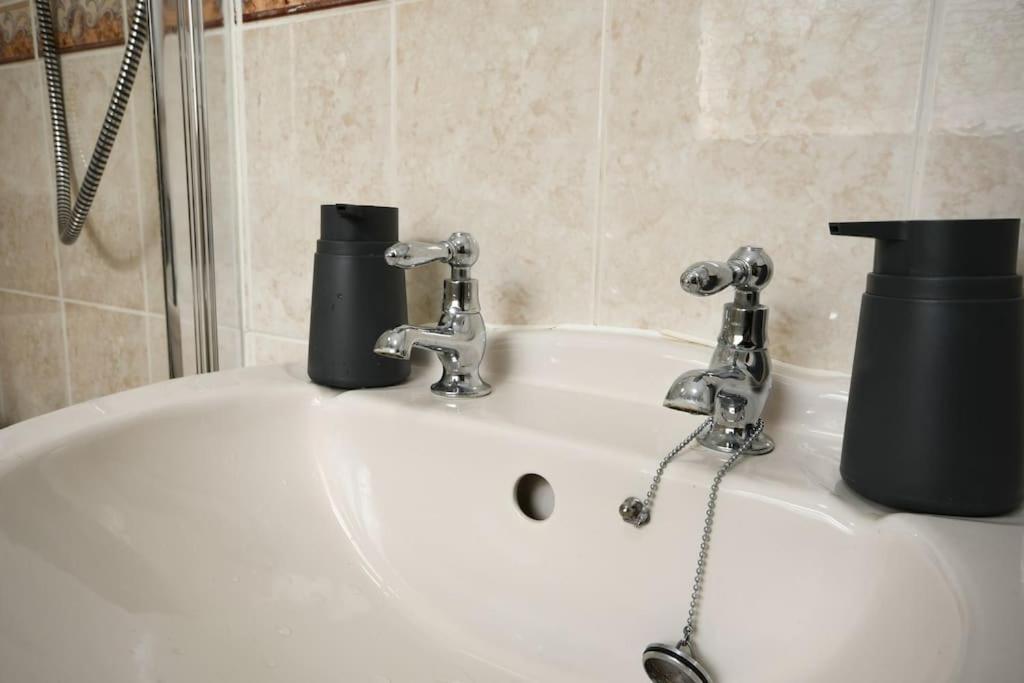 Cottage Style 3 Bedroom House - Close To City Centre & The Peaks Честърфилд Екстериор снимка