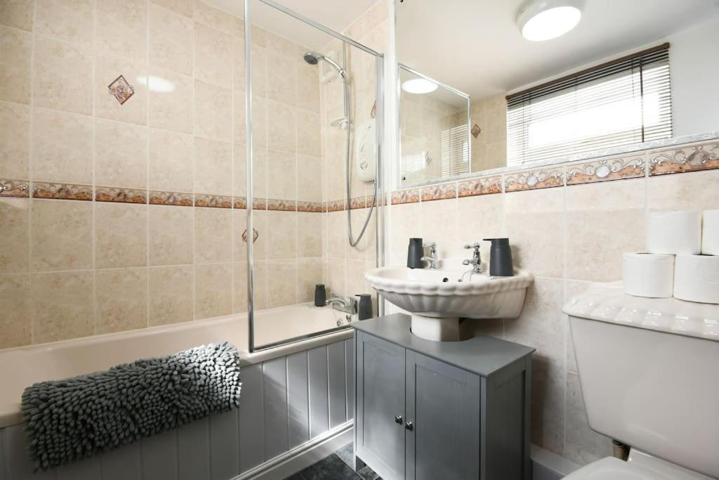 Cottage Style 3 Bedroom House - Close To City Centre & The Peaks Честърфилд Екстериор снимка